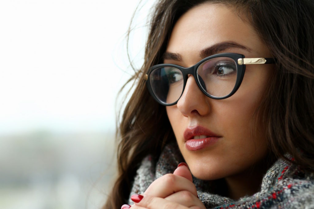 Dobór idealnych oprawek do okularów korekcyjnych może być trudnym zadaniem